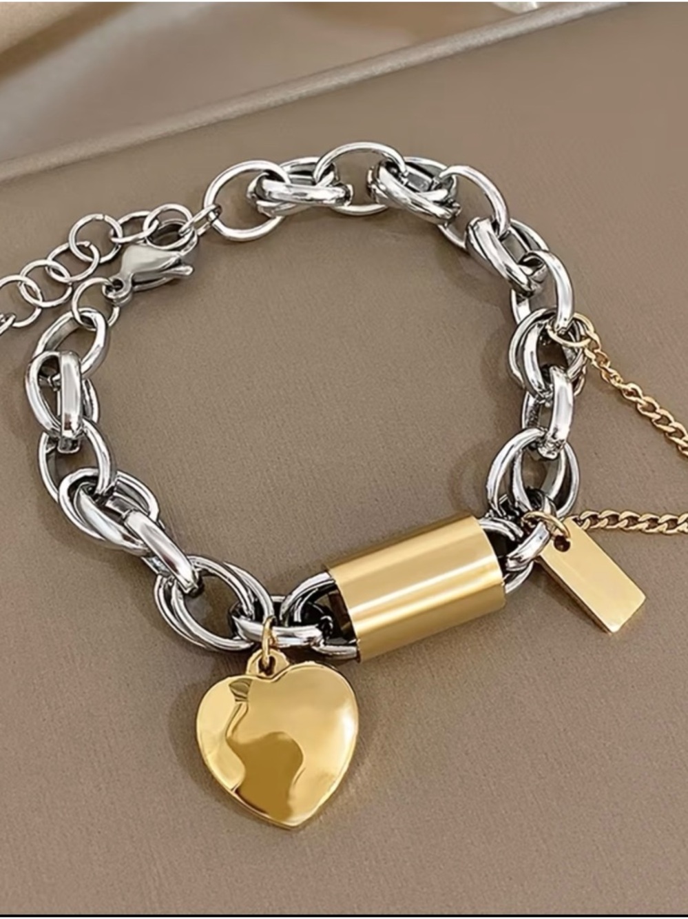 🤩LOOK🤩Two-Tone Gold and Silver Pop Chunky Padlock Charm Bracelet - Picture 2 of 5